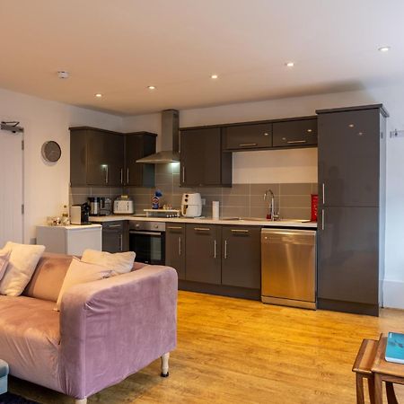 Cute 1 Bed Apartment 2 Mins From The Sea - Sleeps 4, Flat 8 The Gables, Church Street, Lyme Regis Luaran gambar