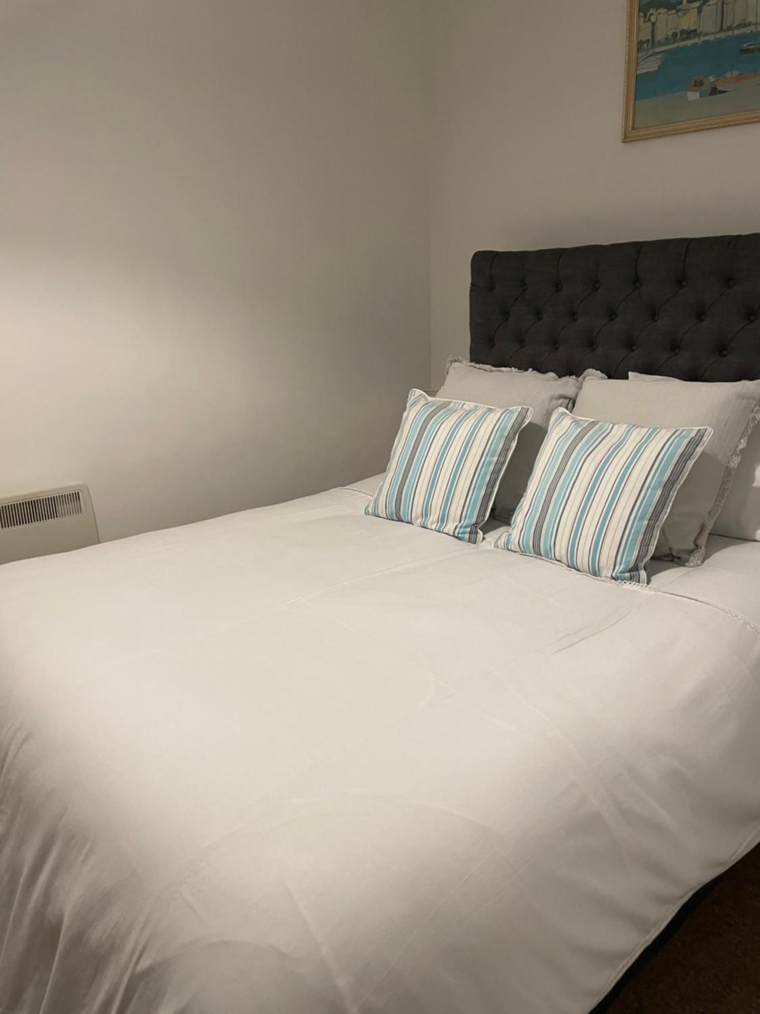 Cute 1 Bed Apartment 2 Mins From The Sea - Sleeps 4, Flat 8 The Gables, Church Street, Lyme Regis Luaran gambar