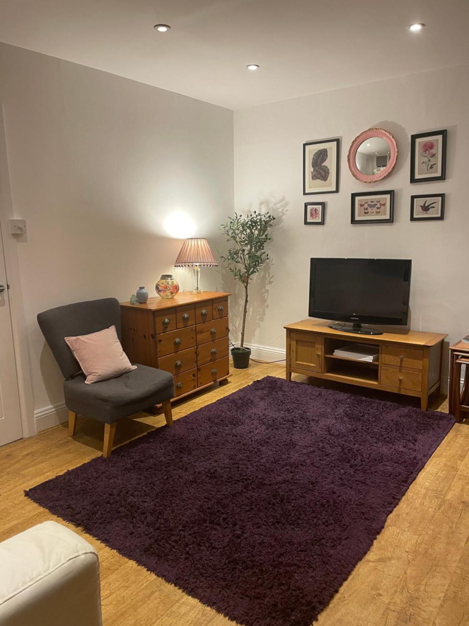 Cute 1 Bed Apartment 2 Mins From The Sea - Sleeps 4, Flat 8 The Gables, Church Street, Lyme Regis Luaran gambar