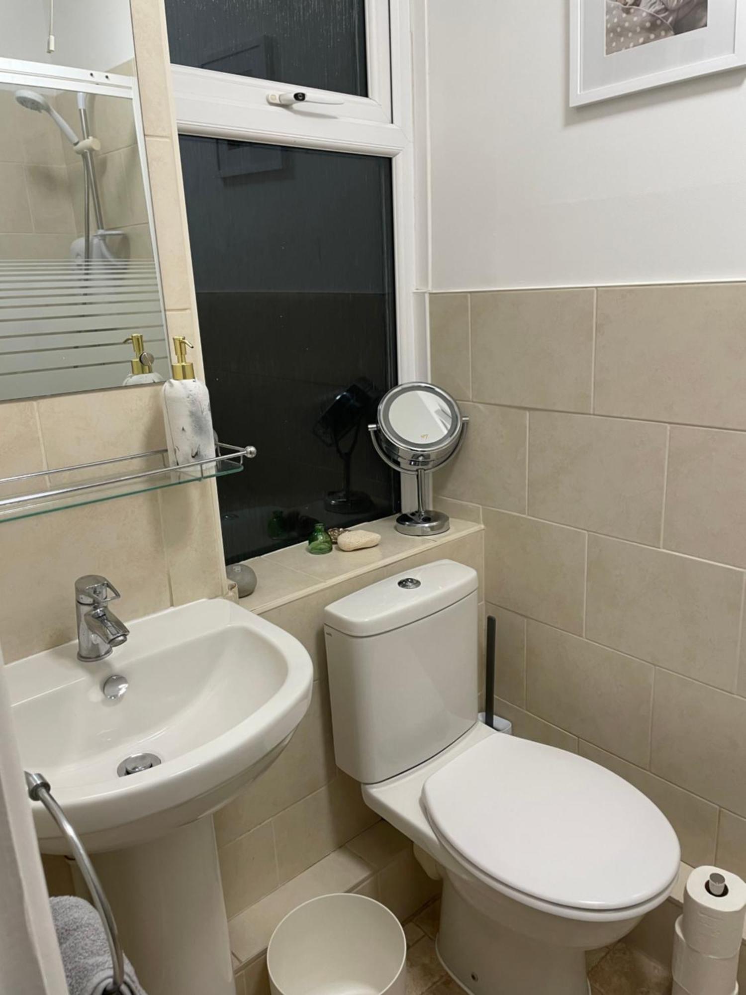 Cute 1 Bed Apartment 2 Mins From The Sea - Sleeps 4, Flat 8 The Gables, Church Street, Lyme Regis Luaran gambar