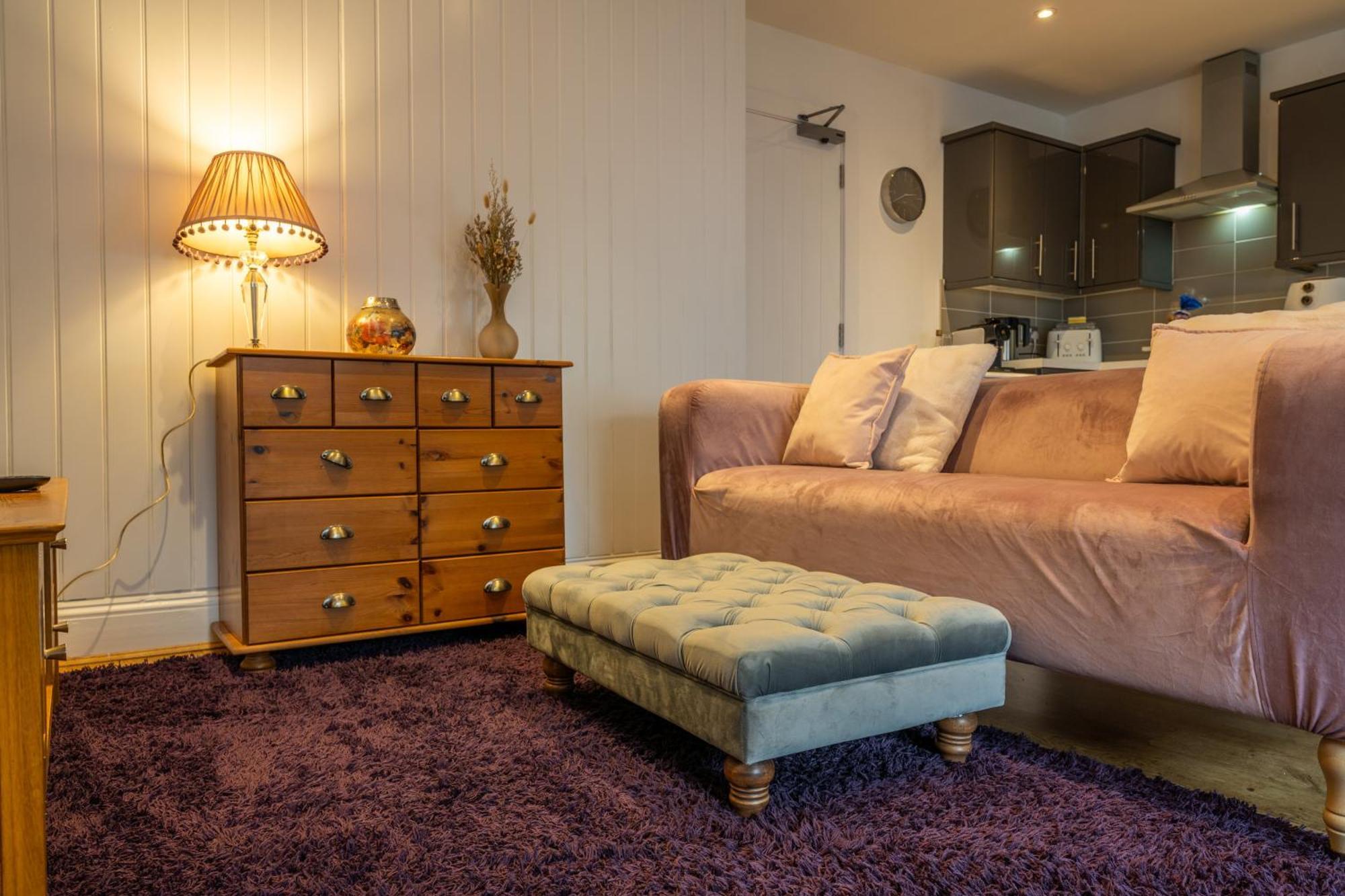 Cute 1 Bed Apartment 2 Mins From The Sea - Sleeps 4, Flat 8 The Gables, Church Street, Lyme Regis Luaran gambar