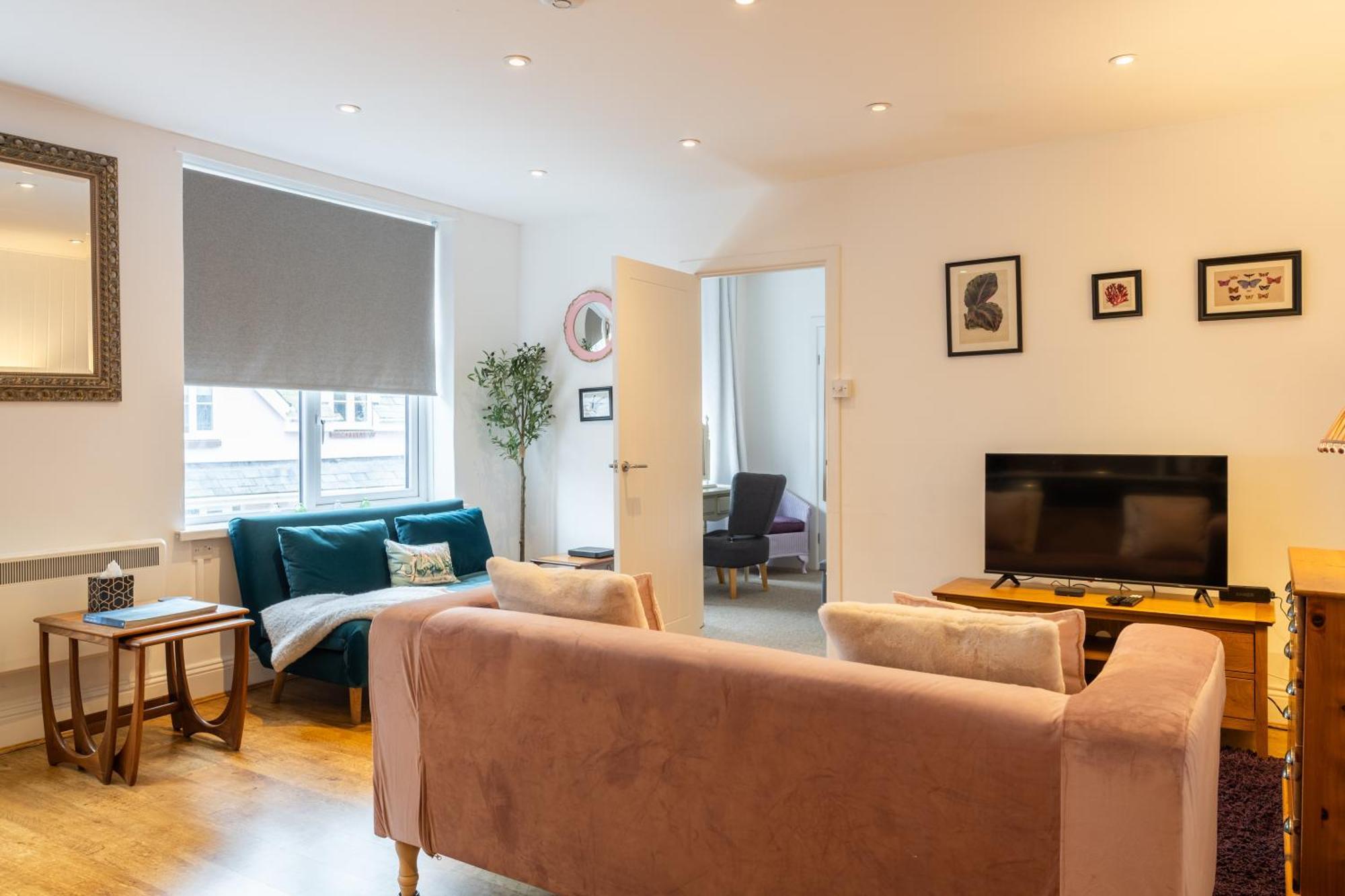 Cute 1 Bed Apartment 2 Mins From The Sea - Sleeps 4, Flat 8 The Gables, Church Street, Lyme Regis Luaran gambar